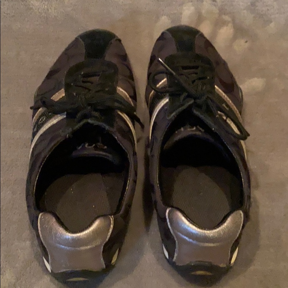 Coach tie shoes